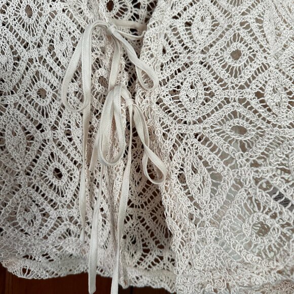 Chic Cream Lace Crop Top - Picture 3 of 5